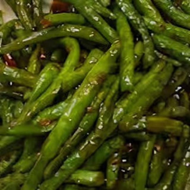 千扁四季豆 Sauteed String Beans.