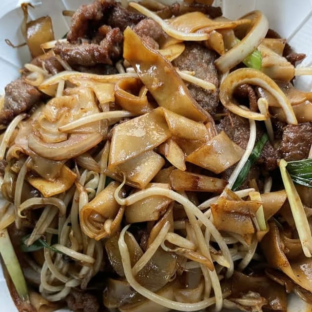 Tomato Beef Chow Mein.