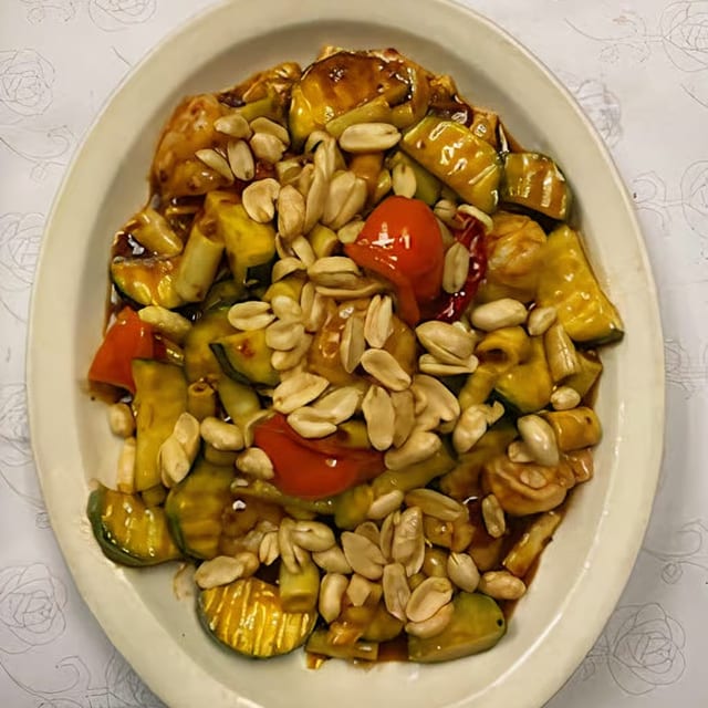 宮保雞 Kung Pao Chicken.