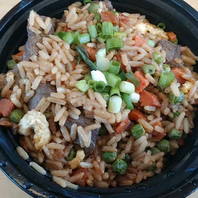 牛炒飯 Beef Fried Rice.