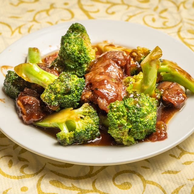 芥蘭牛 Beef with Broccoli.