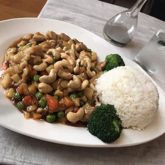 腰果雞 Cashew Chicken.