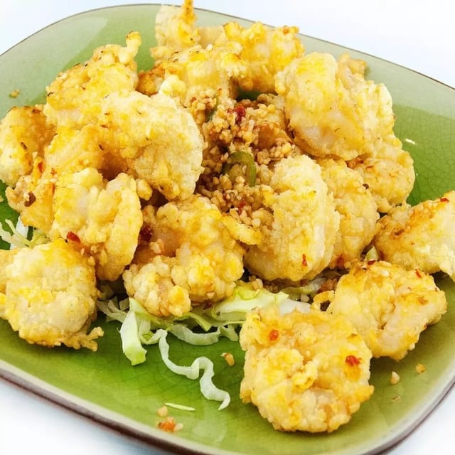 香酥虾 Spicy Crispy Chef's Prawns.